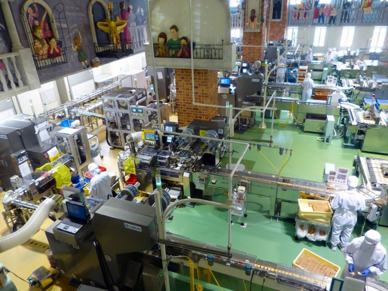 chocolaterie-ESCRAGNOLLES-min_japan_sapporo_chocolate_factory_label_packaging_cookie_machine_operators-961509